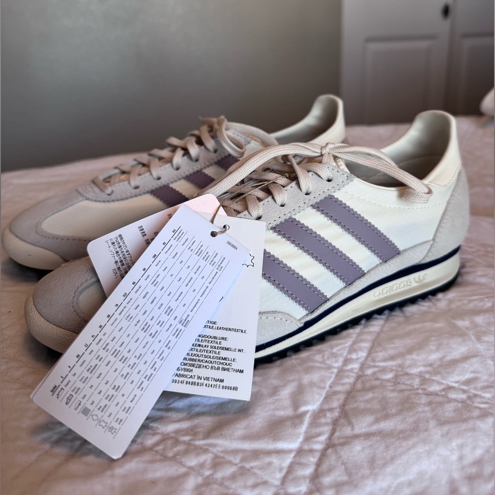 adidas Women's Sneakers Cream with Light Purple Stripes